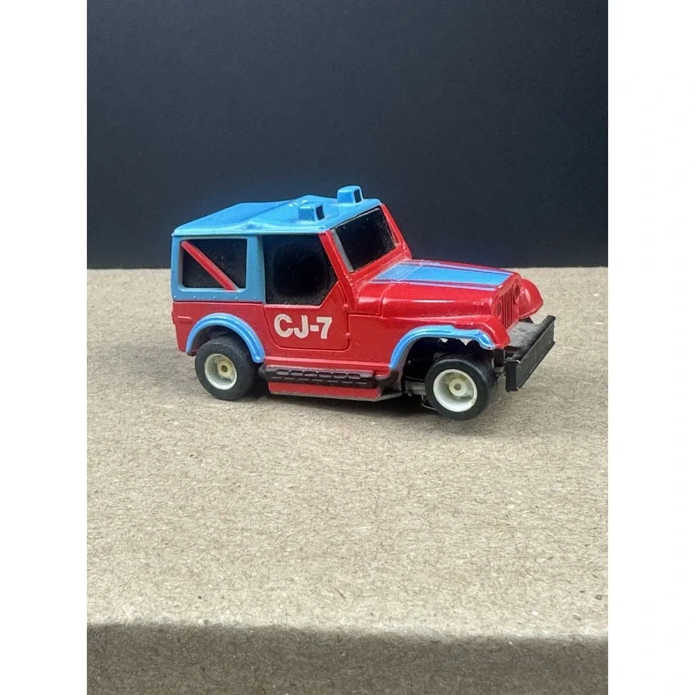 Tyco Jeep CJ7 Curvehuggers Ho Slot Car Lighted  Vintage Red Blue Untested